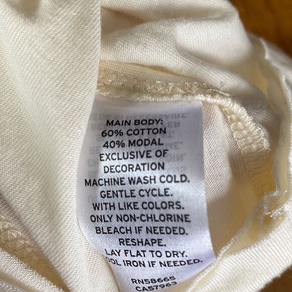 BP T-Shirt Top Off-White Cream Lace Trim Basics Casual V-Neck Neutral Trendy - Picture 6 of 7